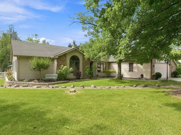 2598 E Maple Dr, Bluffton, IN 46714