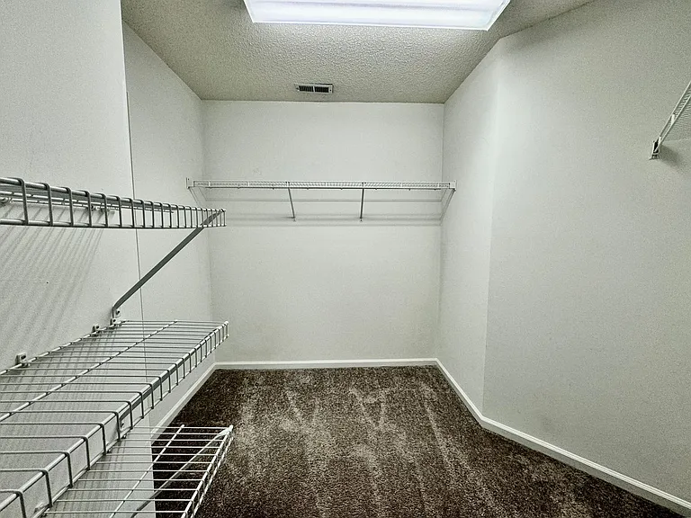 2424 Seven Kings Rd — Photo 35