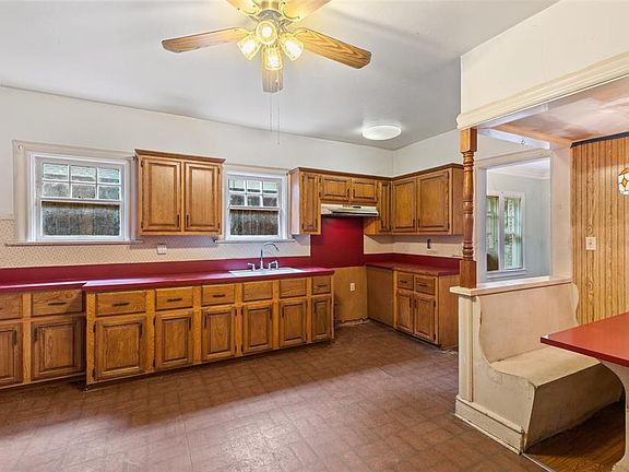 3rd image of 1015 N Edgefield Ave