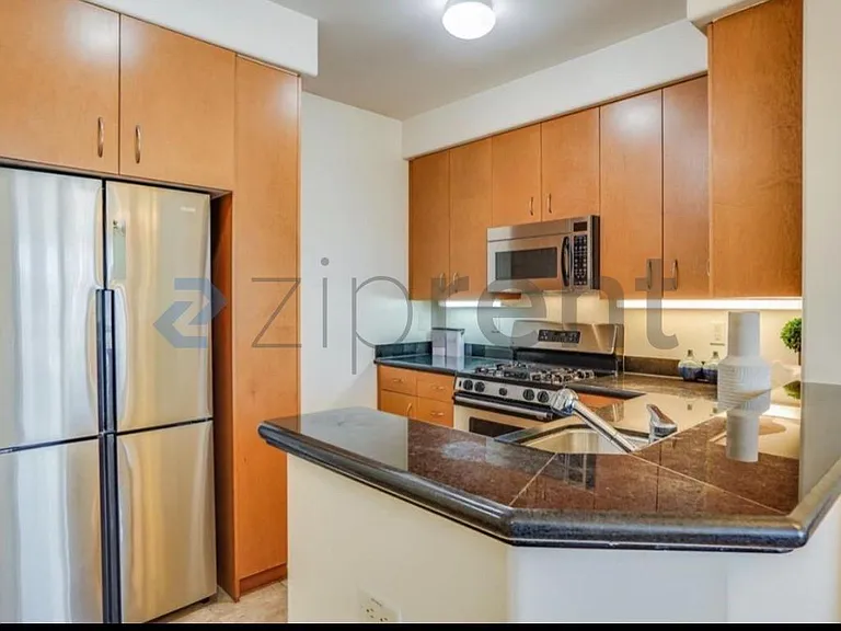 851 Van Ness Ave #306 — Photo 11