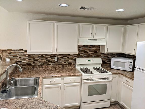 4th image of 6800 Vista Del Norte Dr NE #1815