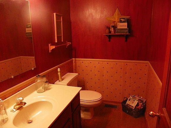 3rd image of 135 Vernon Pl