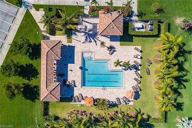 Acqua Neighborhood pool