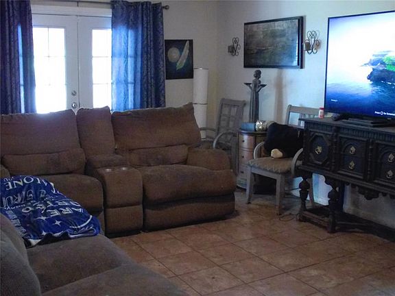 5th image of 1240 N Warren Pl