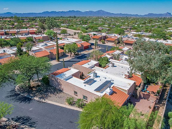 5th image of 8572 N Calle Tioga