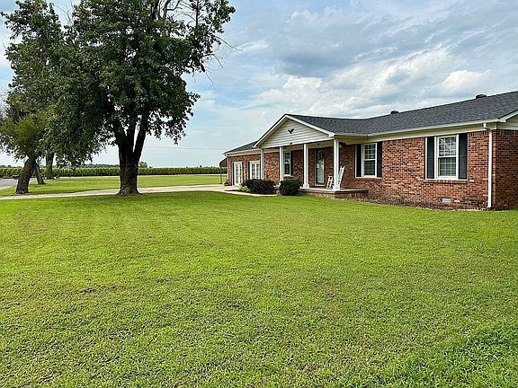 2nd image of 831 David Ln