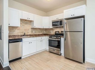 86 Charles St, Jersey City, NJ 07307