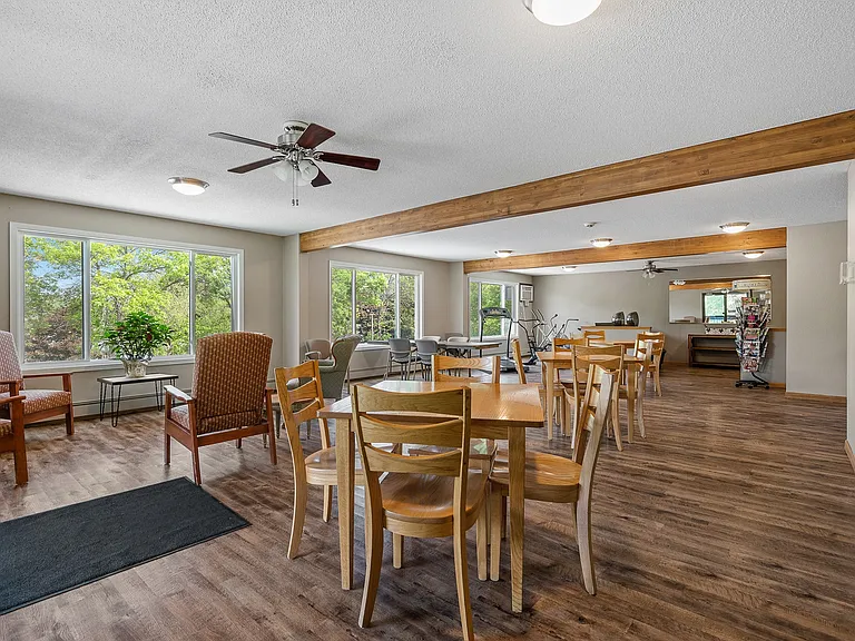 Golden Meadows Apartments — Photo 18