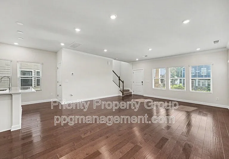 13112 Kenworth Rd — Photo 2