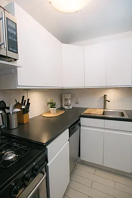 Rented by Compass | media 27