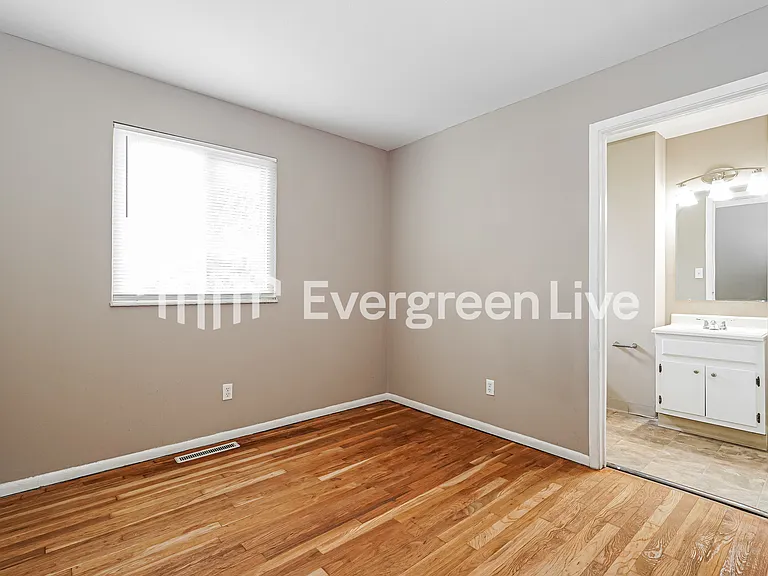 3763 Amwell Rd E — Photo 8