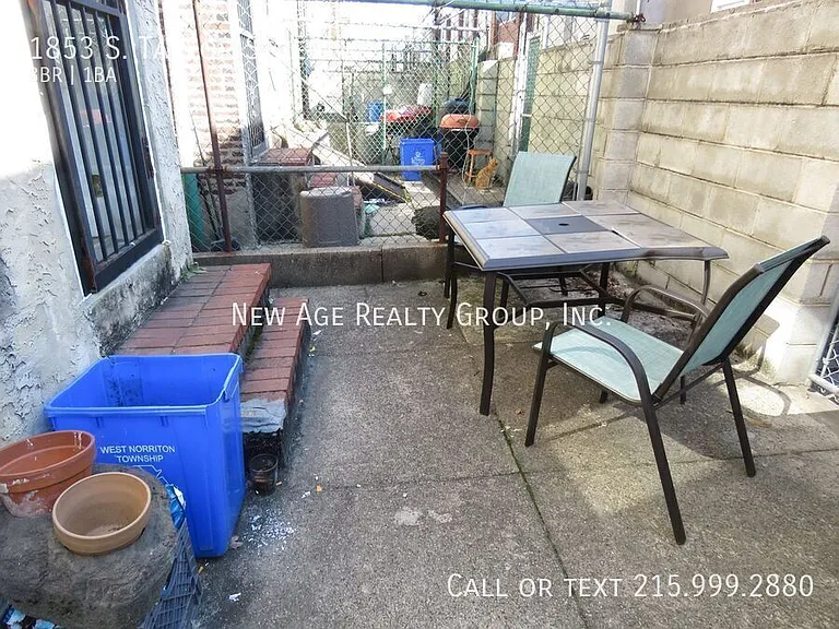 1853 S Taylor St — Photo 2
