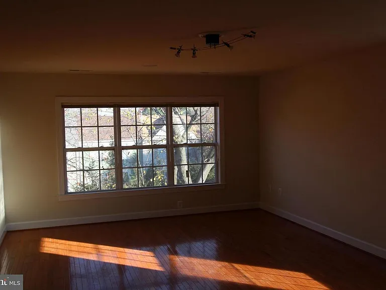 2977 Covington Square Way — Photo 9