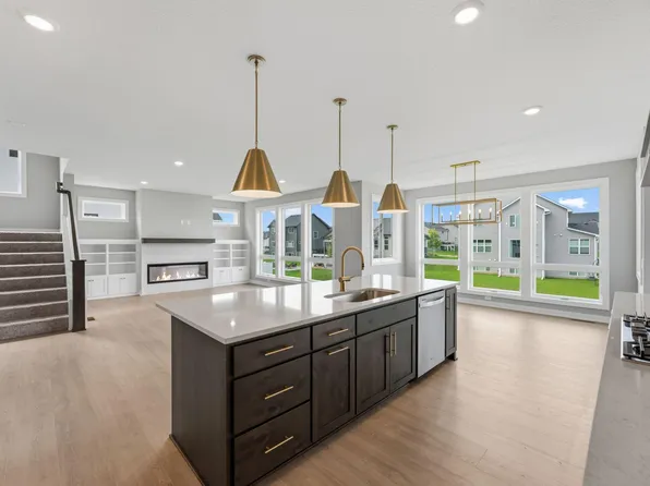 19799 Henning Ave, Lakeville, MN 55044
