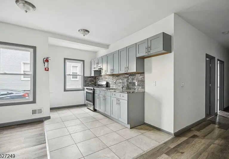 143 Valley Rd #1R — Photo 6