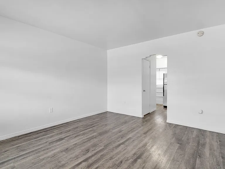 7700 N Miami Ave #4 — Photo 2