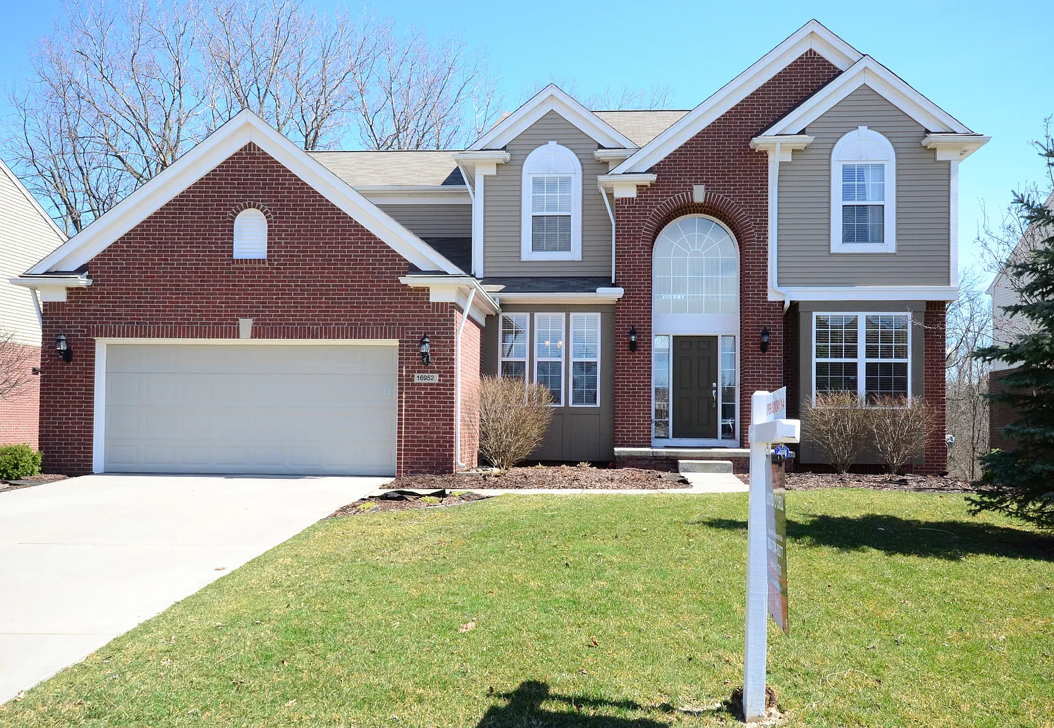 16952 Yellowstone Dr photo 1