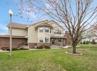 102 Eagle Pointe Dr #1A, Delavan, WI 53115