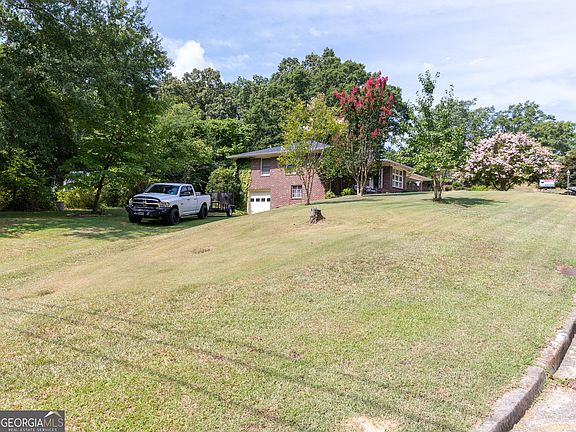 3rd image of 403 Ridgecrest Dr