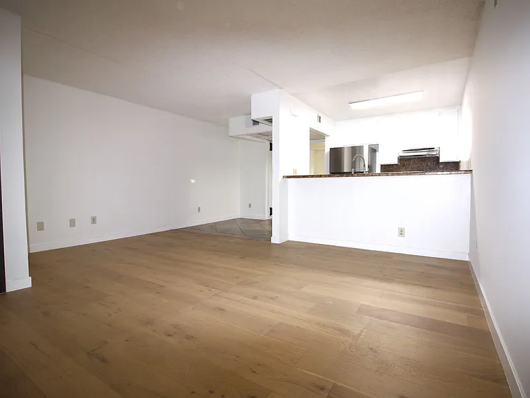 14029 Foothill — Photo 4