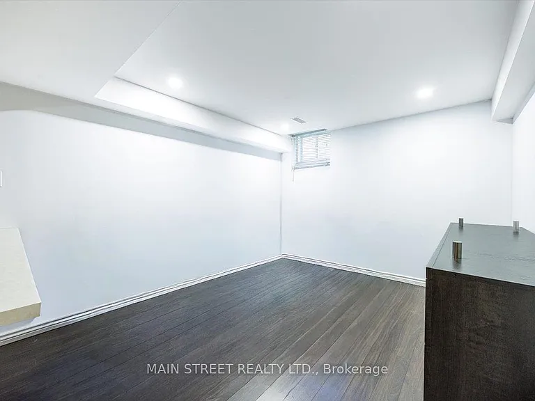 10 Usherwood St #BASEMENT — Photo 7