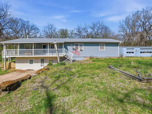 2935 NE Meriden Rd, Topeka, KS 66617