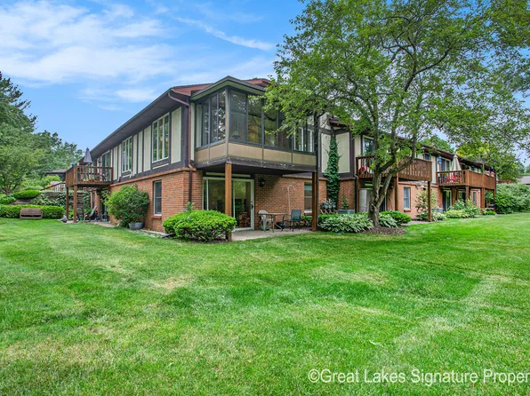 176 Bona Vista Dr NW, Grand Rapids, MI 49504
