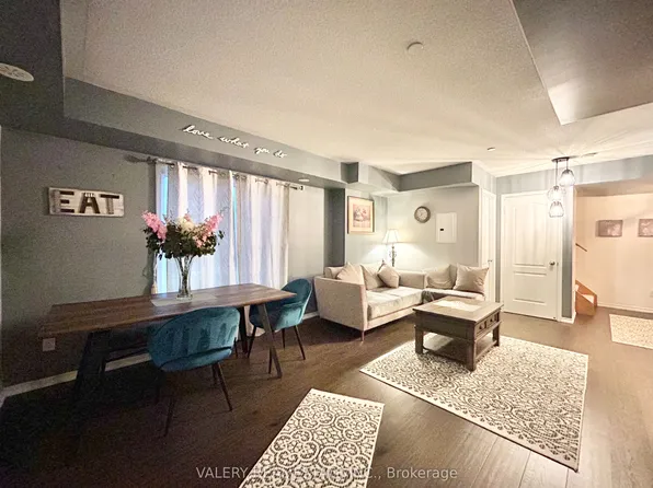 51 Hays Blvd #39, Oakville, ON L6H 0J1