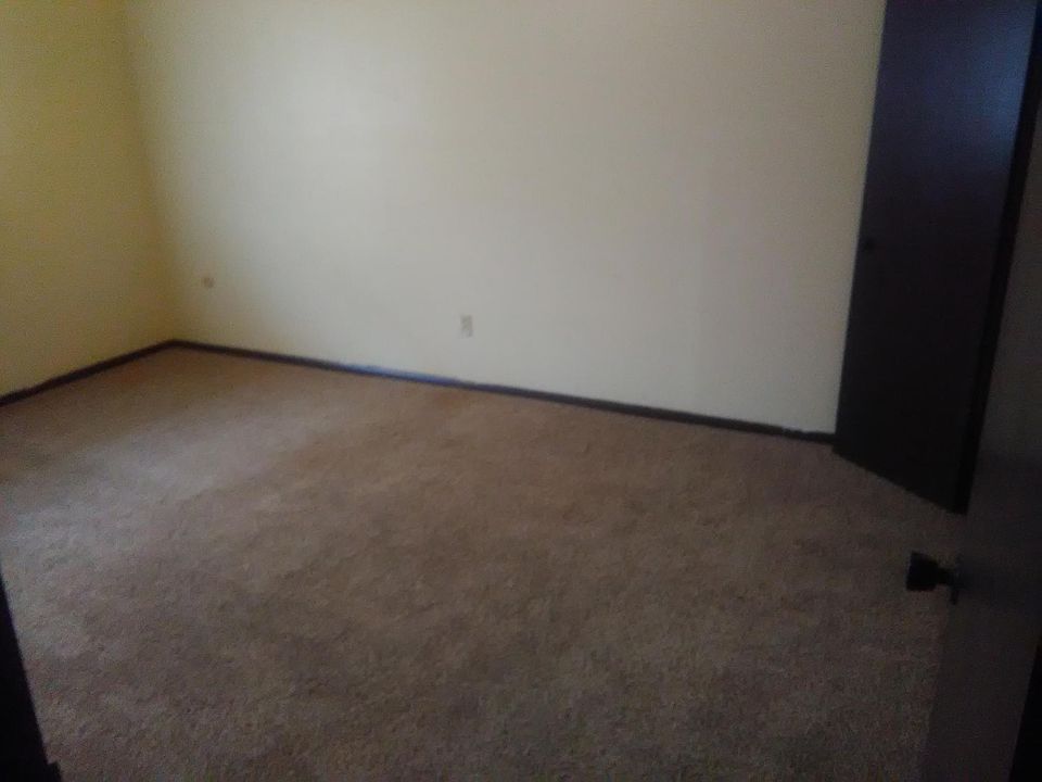 1st image of 4307 Vfw Dr APT 9