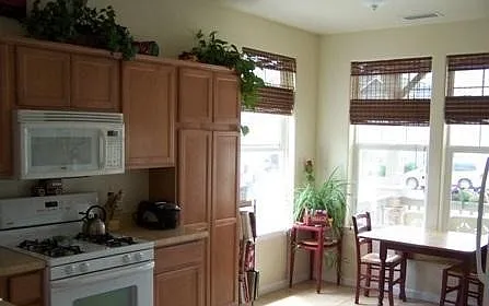436 Stagecoach Ln — Photo 3