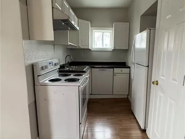 5 Penta St APT 201, West Warwick, RI 02893