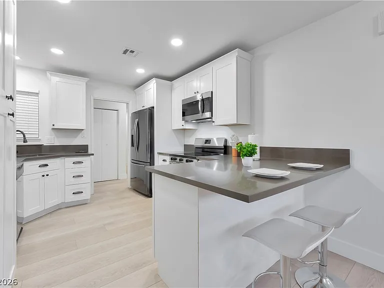 105 Marigold Ln — Photo 11