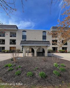 4875 Sherburn Ln UNIT 2O, Louisville, KY, 40207