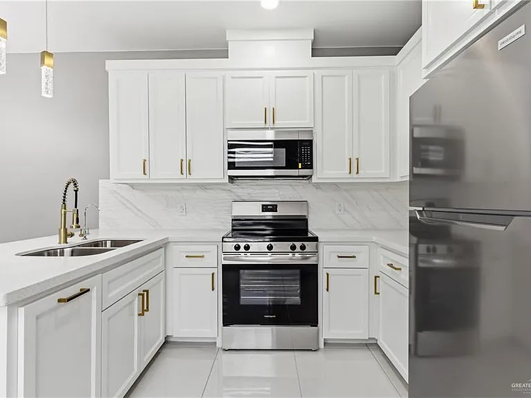 1802 W Violet Dr #1 — Photo 7