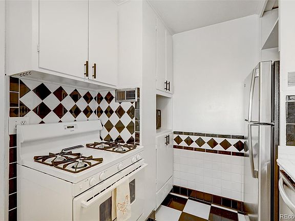 5th image of 800 N Washington St APT 1004