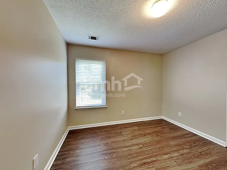 100 Summerchase Dr — Photo 21