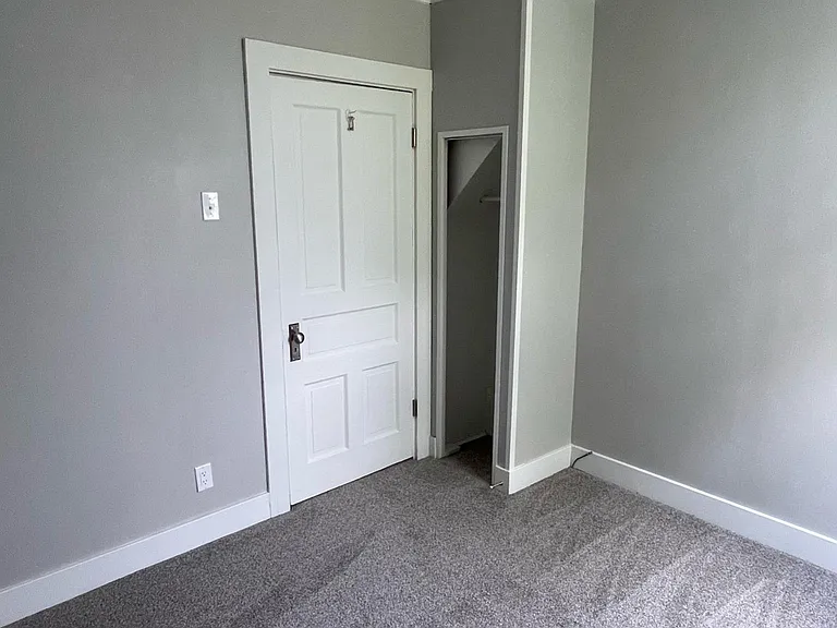 920 Caledonia St — Photo 12