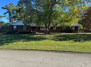 128 Essex Dr, Knoxville, TN 37922