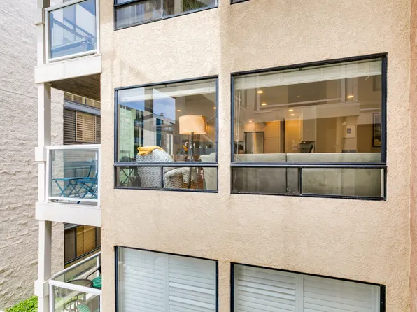 3888 Riviera Dr, San Diego, CA