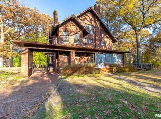 3300 16th St, Moline, IL 61265