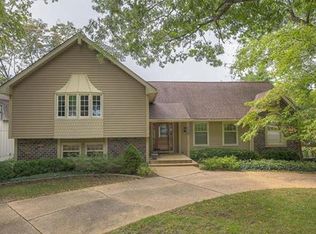 10821 Gregory Ln, Raytown, MO 64133