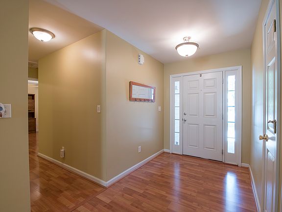 3rd image of 1107 Fountain Glen Ct