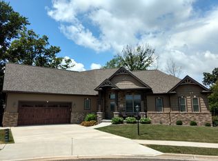 18 White Oak Ct, Washington, IL 61571