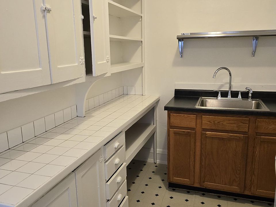 1st image of 2304 Harriet Ave #104