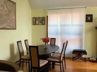 100 Rimrock Ln, Hawley, PA 18428