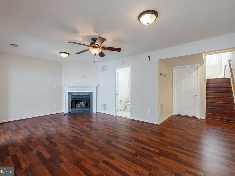 5319 Waldo Dr — Photo 43
