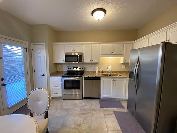 2nd image of 3239 Parkdale Cv
