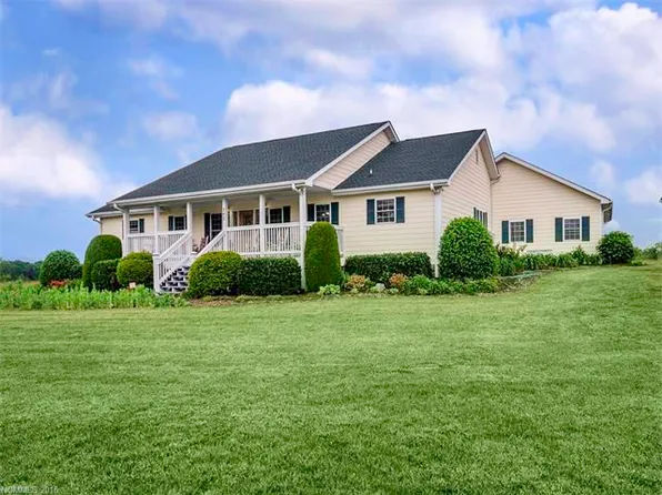 302 Alexander Rd, Alexander, NC 28701