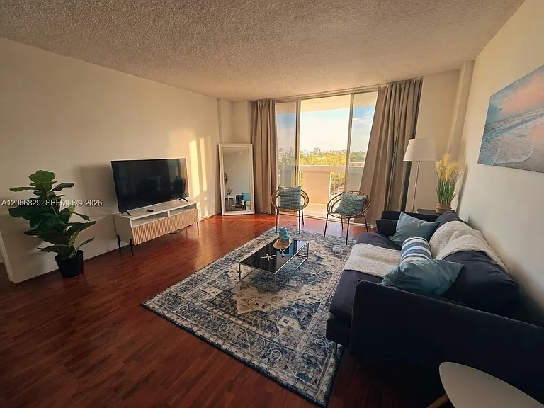 800 West Ave #722 — Photo 3