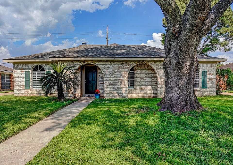1st image of 411 Gentilly Dr